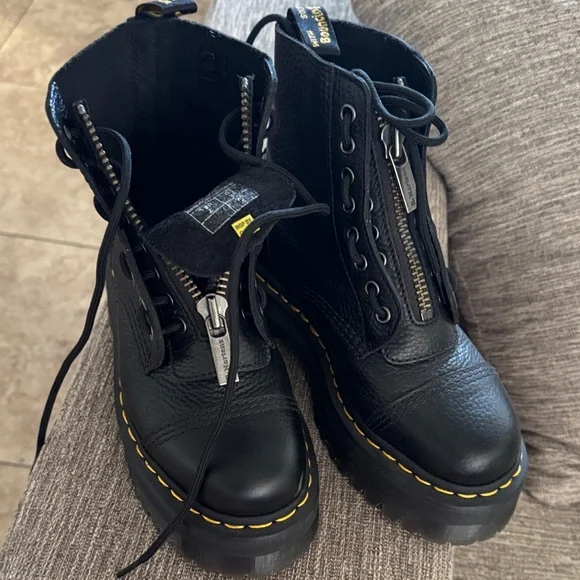 Dr. Martens Black Leather Footbed - Picture 1 of 7